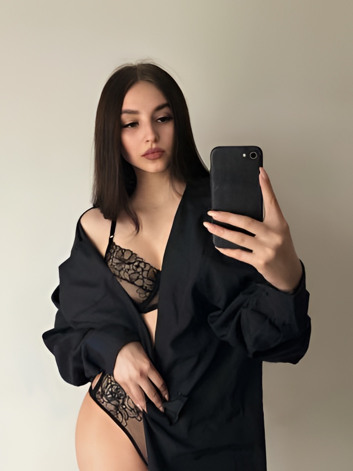 Алиана привлекальеная девушка из Павловск цена от 3000 руб