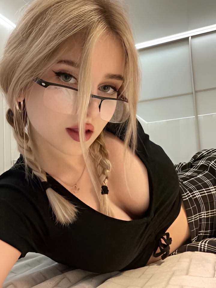 Индивидуалка Флора, доступна для личного знакомства от 1500 руб