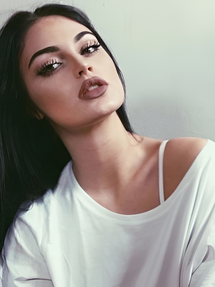 Моника привлекальеная девушка из Павловск цена от 2000 руб