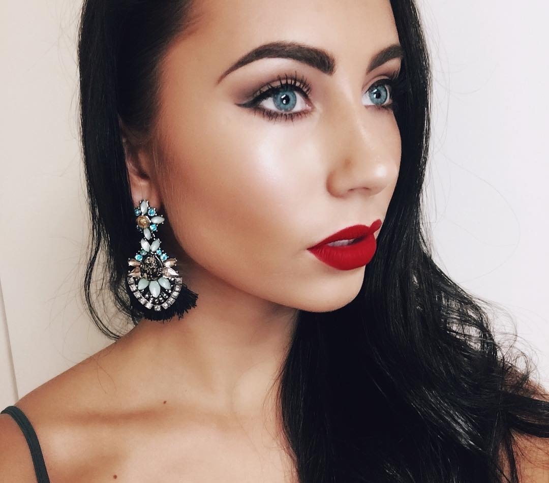 Александра привлекальеная девушка из Павловск цена от 3000 руб