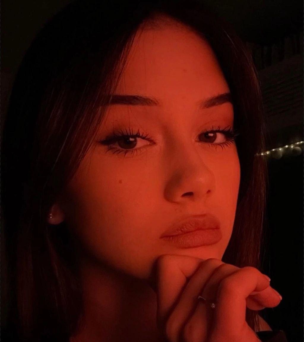 Анна привлекальеная девушка из Павловск цена от 6000 руб