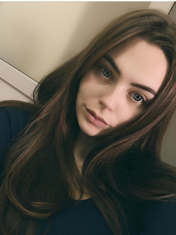 Олеся привлекательная девушка из Павловск цена от 1500 руб