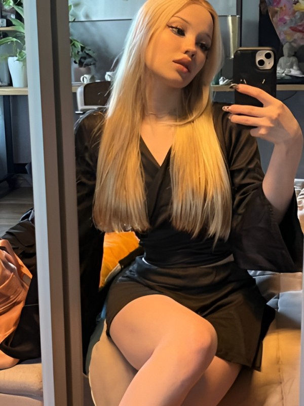 Ульяна привлекательная девушка из Павловск цена от 3000 руб