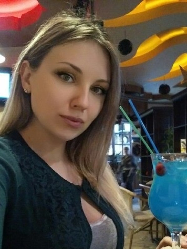 Надежда привлекательная девушка из Павловск цена от 3500 руб