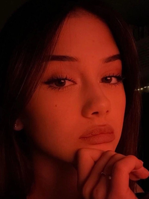 Анна привлекательная девушка из Павловск цена от 6000 руб